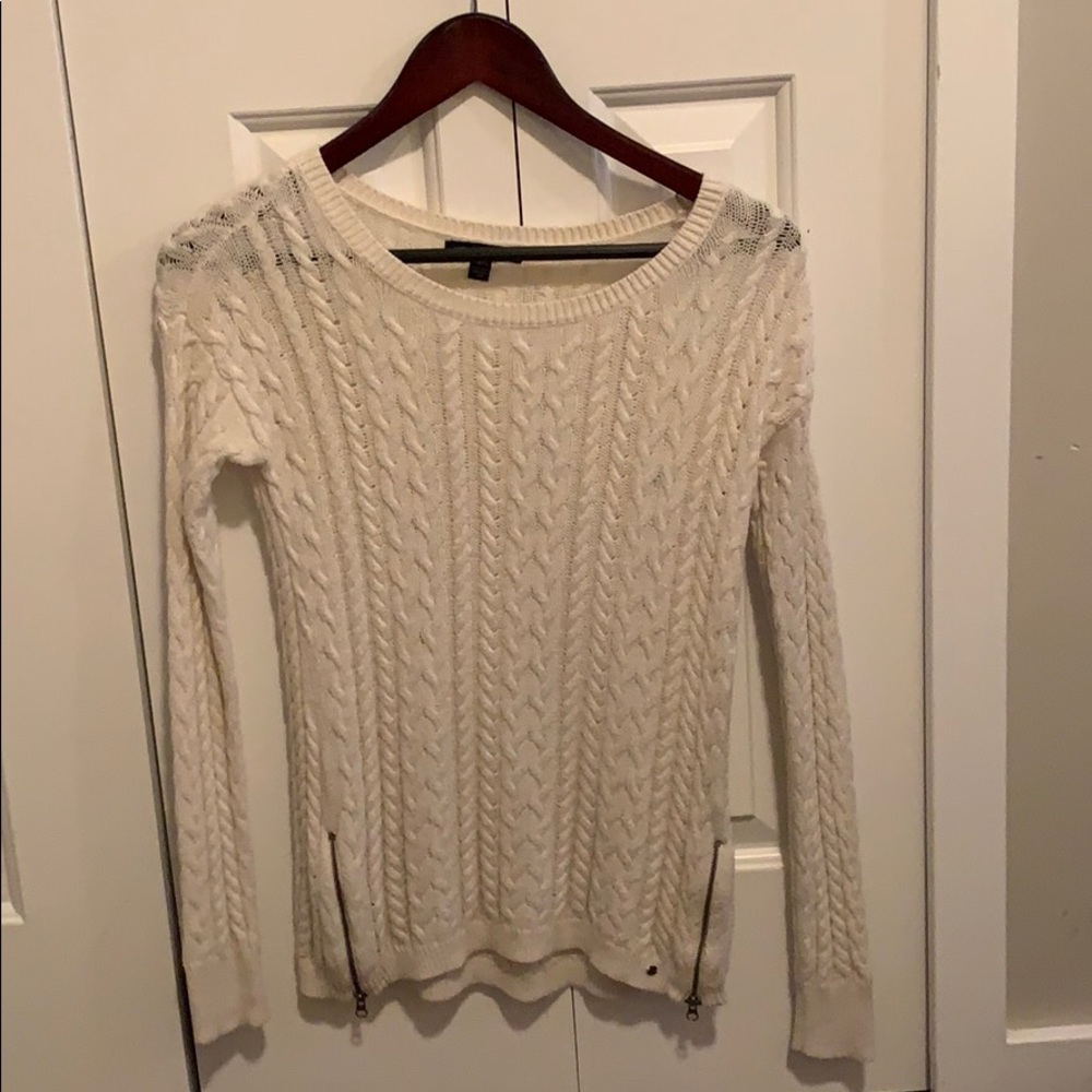 american eagle white sweater! Size Xs